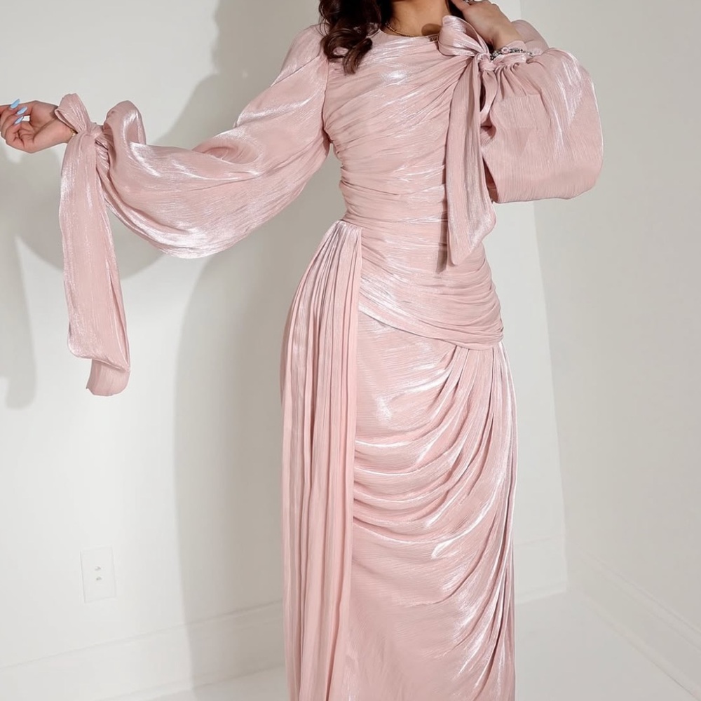 Chic Blush Long Sleeve Dress